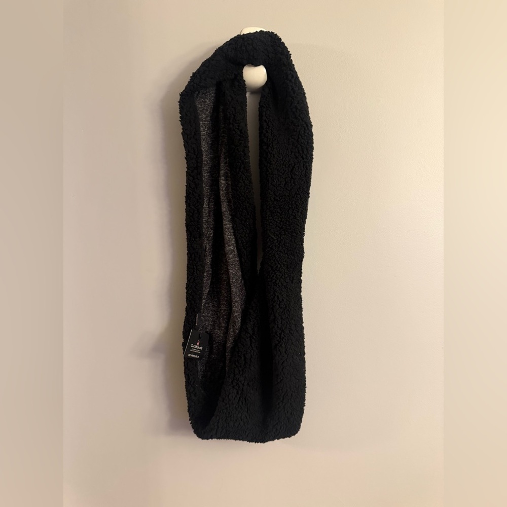 Cuddl Duds Reversible Sherpa Infinity Scarf – One Size